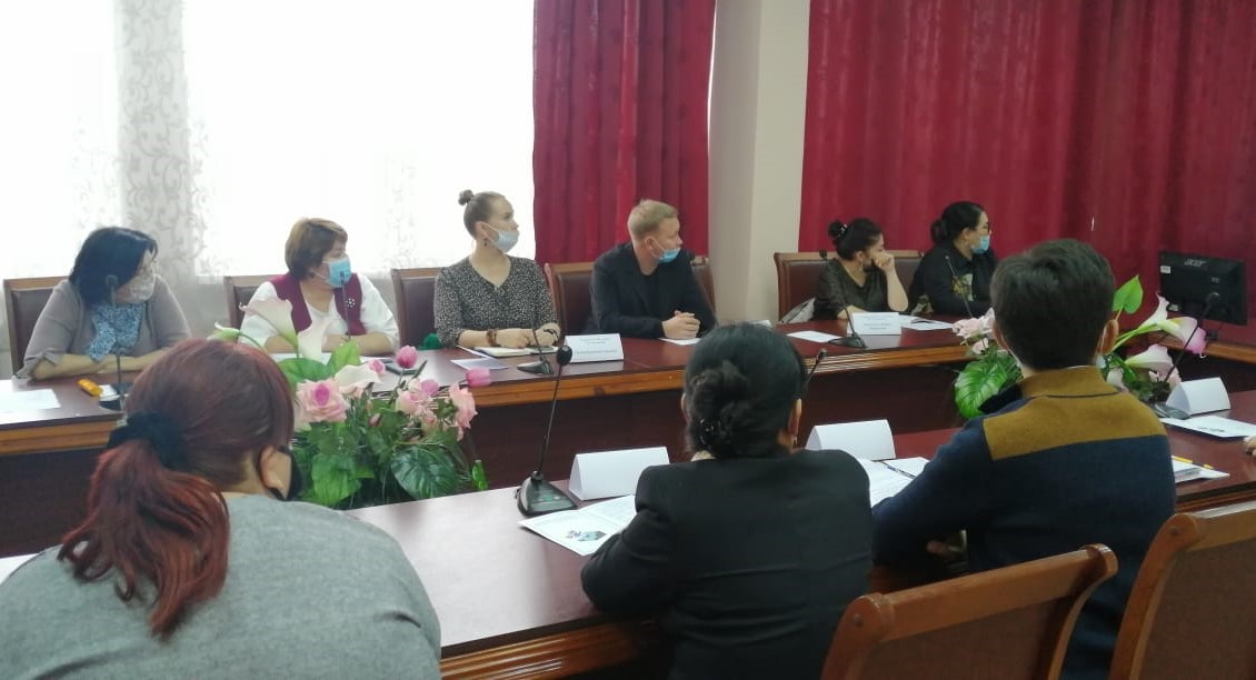 "ЖОО түлектерін жұмысқа орналастыруды бағалаудың жаңа критерийлері. Табысқа жету үшін серіктестік іздеу" атты дөңгелек үстел