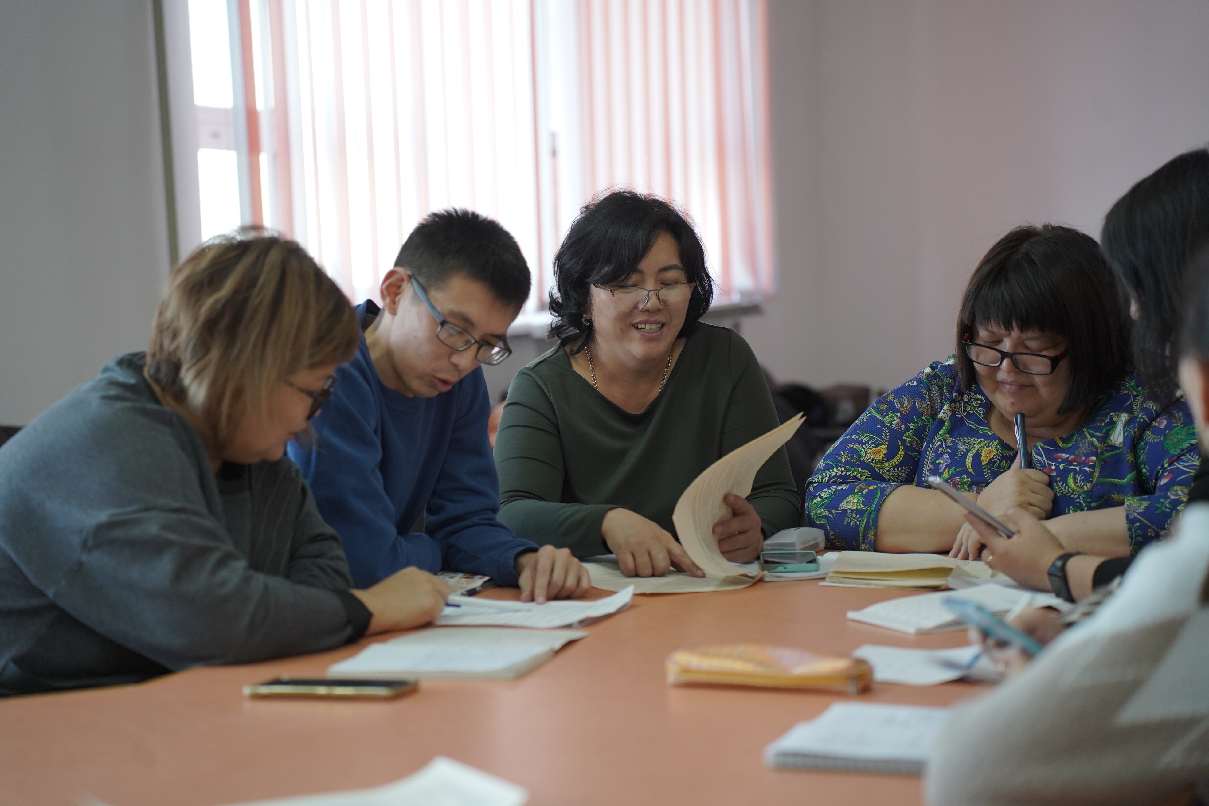 ПРОФЕССОРЛЫҚ-ОҚЫТУШЫЛАР ҚҰРАМЫНА АҒЫЛШЫН ТІЛІНЕН ТЕГІН КУРСТАР ЖҮРГІЗІЛУДЕ